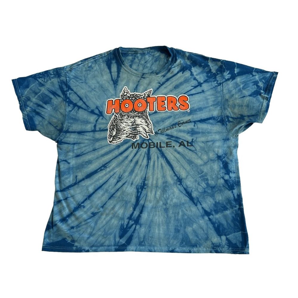 Vintage Late 90s Hooters Tee Mobile Alabama
